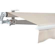 Detailansicht einer Markise mit Aluminiumgestell und Stoff
