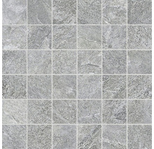 Quadratische, graue Mosaikfliese mit Steinstruktur