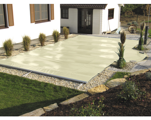 Rollabdeckung für Pools sand 6 x 3 m für Sommer und Winter Abgedeckter Pool im Außenbereich eines Hauses