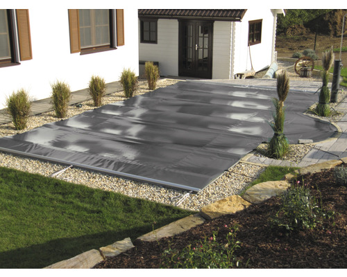 Rollabdeckung für Pools anthrazit 6 x 3 m für Sommer und Winter Abgedeckter Pool im Garten.