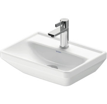Weißes Aufsatzwaschbecken mit Chromarmatur