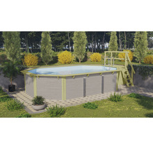 Aufstellpool mit Holzverkleidung und Leiter im Garten