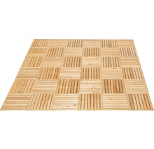 Quadratische Terrassenfliesen aus Holz