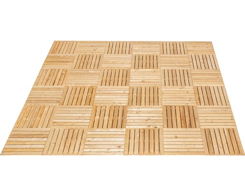 Quadratische Terrassenfliesen aus Holz