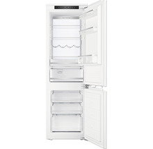 Geöffneter Einbaukühlschrank mit Gefrierfach und verschiedenen Fächern