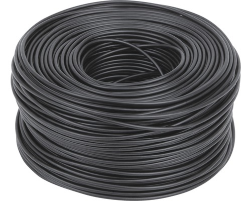 Schwarzes Kabel auf einer Rolle