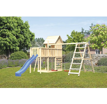 Spielturm mit Rutsche, Schaukel und Klettergerüst im Garten