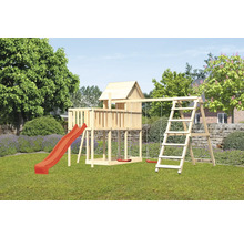 Spielplatz mit Rutsche, Schaukel und Leiter aus Holz im Garten
