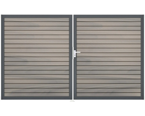 Doppeltor aus Holz mit horizontalen Lamellen und Metallrahmen