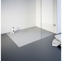 Ebenerdige Dusche mit Duschwanne und Duschabtrennung aus Glas
