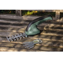 Bosch Akku-Grasschere mit Heckenscheren-Aufsatz auf einer Holzbank