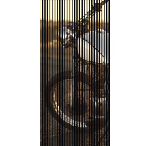 Motorrad mit vertikalen Linien