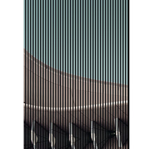 Abstrakte Architekturfassade mit vertikalen Linien
