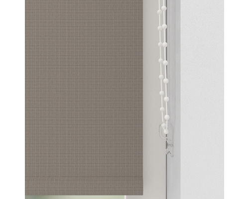 Bräunliches Rollo mit Bedienkette