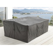 Graue Schutzhülle für Gartenmöbel auf einer Terrasse