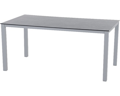 Rechteckiger Esstisch mit Tischplatte und vier Beinen