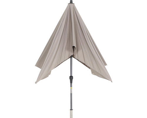 Strandschirm mit Gestell