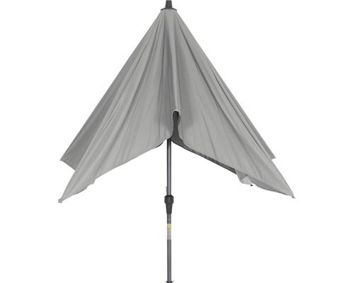 Geschlossener grauer Sonnenschirm mit Stahlstange