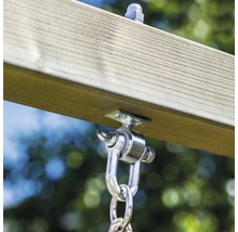 Schaukelhaken mit Karabiner und Holzkonstruktion für den Außenbereich