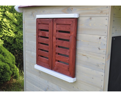 Holzspielhaus mit Fensterläden