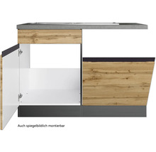 Küchenunterschrank mit offener Tür