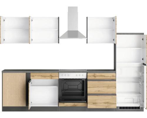 Küchenzeile mit Hängeschränken, Dunstabzugshaube, Herd, Backofen und Kühl-Gefrierkombination