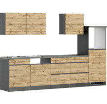 Komplette Küchenzeile mit Ober- und Unterschränken sowie Arbeitsplatte