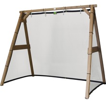 Holzschaukelgestell mit weißem Tuch
