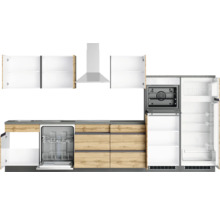 Komplette Küchenzeile mit Geschirrspüler, Herd, Dunstabzugshaube und Kühlschrank