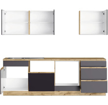 Küchenzeile mit Hängeschränken, Unterschränken und Schubladen