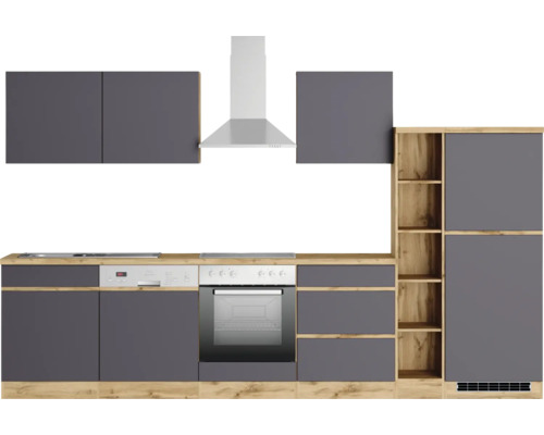 Küchenzeile mit Hängeschränken, Dunstabzugshaube, Spüle, Herd und Backofen