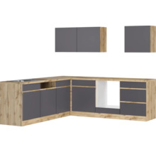 Komplette Küchenzeile in L-Form mit Hängeschränken und Spüle