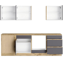 Möbelset mit Unterschränken, Schubladen und Hängeschränken