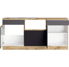 Küchenzeile mit Spüle, Schrank und Schubladen