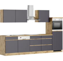 Küchenzeile mit Schränken, Dunstabzugshaube, Spülmaschine und Backofen