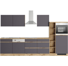 Küchenzeile mit Hängeschränken, Dunstabzugshaube, Spülmaschine und Einbaubackofen