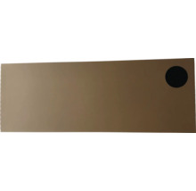 Holzplatte mit Aufkleber