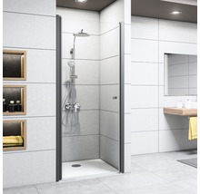 Modernes Badezimmer mit Duschkabine, Armatur und Waschbecken