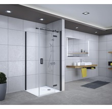 Modernes Badezimmer mit Dusche, Waschbecken und Fliesen