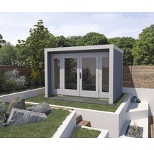 Gartenhaus mit Doppeltür in einem gepflegten Garten
