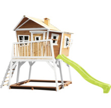 Spielhaus aus Holz mit Rutsche und Sandkasten