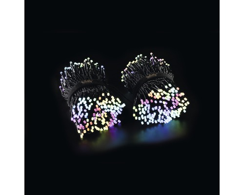 Zwei mehrfarbige Lichterketten, aufgewickelt