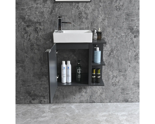 Modernes Badezimmer mit Waschbeckenunterschrank, offenem Stauraum und rechteckigem Aufsatzwaschbecken