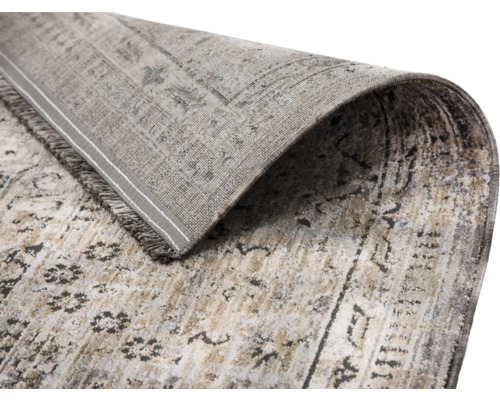 Detailansicht eines Teppichs mit gemustertem Design