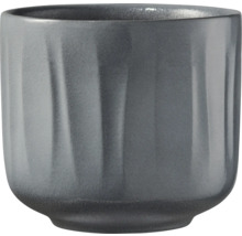 Grauer Keramikbecher mit Reliefmuster