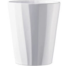 Weißer Pflanztopf mit gerippter Oberfläche