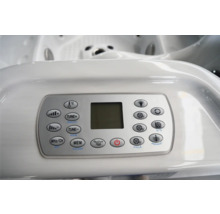 Bedienfeld eines Whirlpools mit Display und verschiedenen Tasten