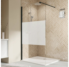 Duschkabine mit schwarzem Rahmen und teilweise satiniertem Glas auf einer Duschwanne.