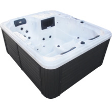 Freistehender Whirlpool mit Düsen