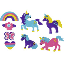 Verschiedene Aufkleber mit Einhorn-, Regenbogen-, Blumen-, Schmetterlings- und Herzmotiven